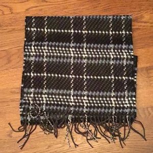 Plaid cashmere-like winter scarf